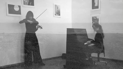 Ambient Duo AVA: Debütalbum "Waves" wird im Juli veröffentlicht
