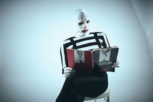 Dr. Drexler Project besingt und -tanzt die Schwarze Null Dr. Drexler Project besingt und...
