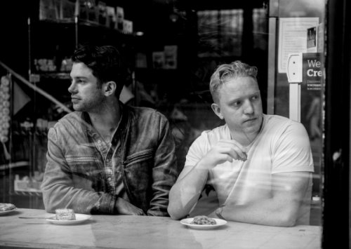 Indie-Duo Arliston teilt neue Single "Thawed" inkl. Visualizer