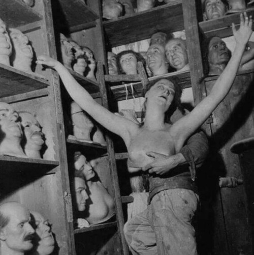 'Silhouette Obsession' entführt dich mit 'Dreams' in düstere Klangwelten 'Silhouette Obsession' entführt dich mit...