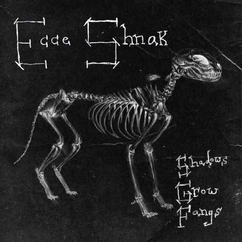 Fangzähne raus: Ecce Shnak debütieren mit Shadows Grow Fangs