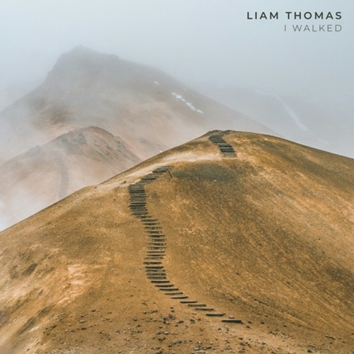 Knistern, Klang, Kopfkino: Neue Single „I Walked“ von Liam Thomas