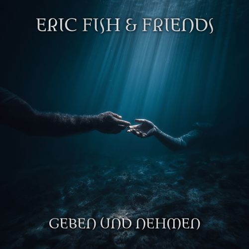 Eric Fish & Friends: Mit „Geben und Nehmen“ zurück in die Zukunft