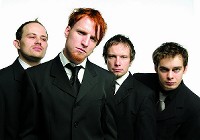 "Songs About Decay" - Debütalbum von Julia