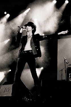 IAMX wieder live on Tour zu erleben