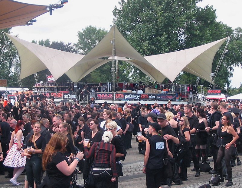 Amphi Festival Bericht nun online....