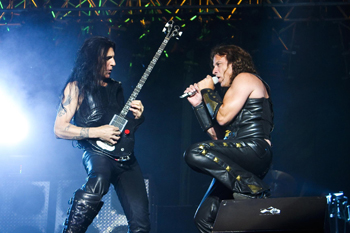 Manowar stürmen die DVDs