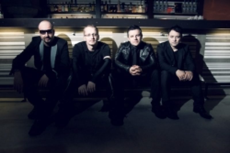 Lakeside X nun bei Black...