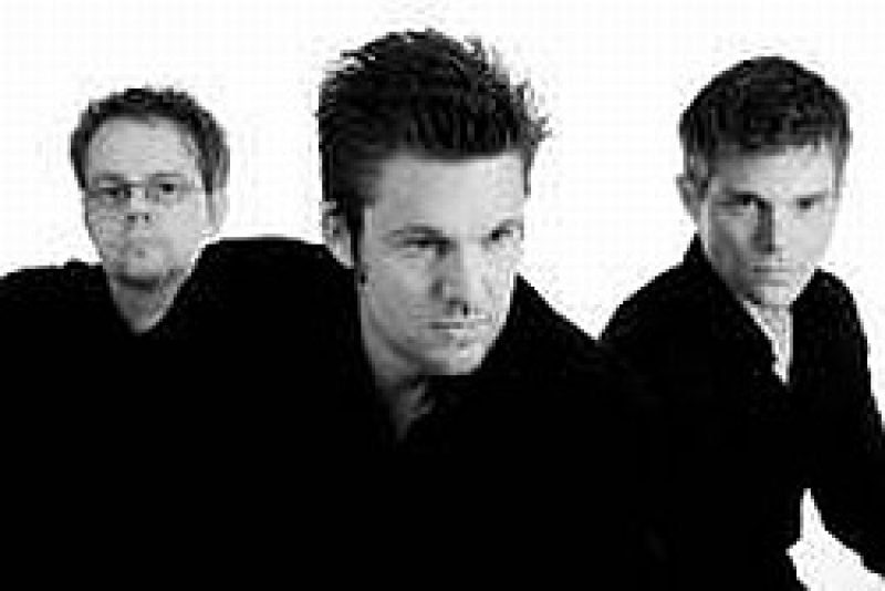 Neue "!distain" Live EP und...