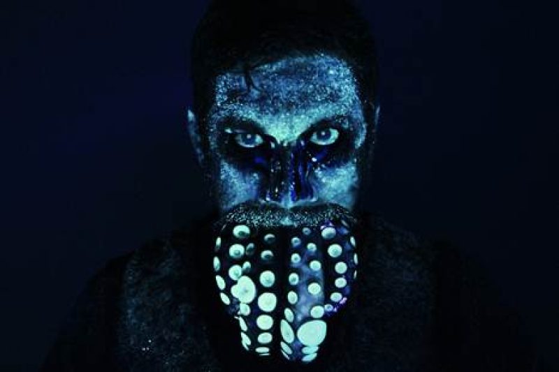 Black Light Burns: Video und...