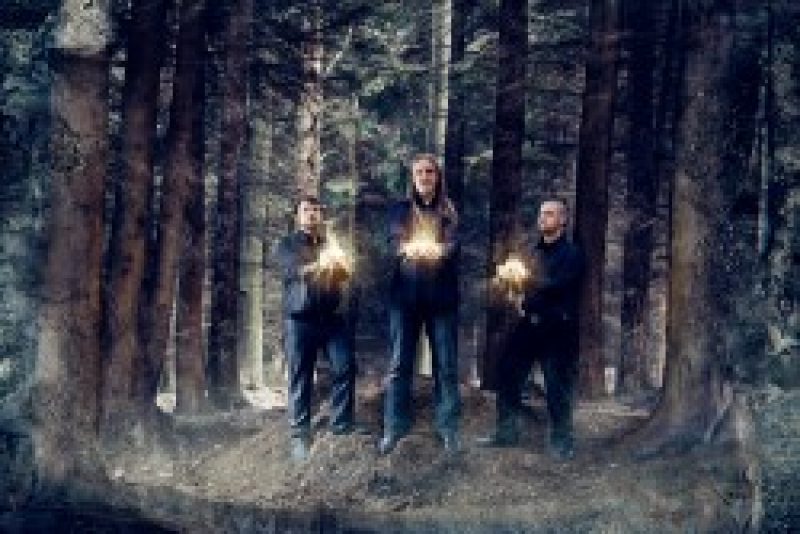 "Enochian Theory" im Frühjahr wieder...