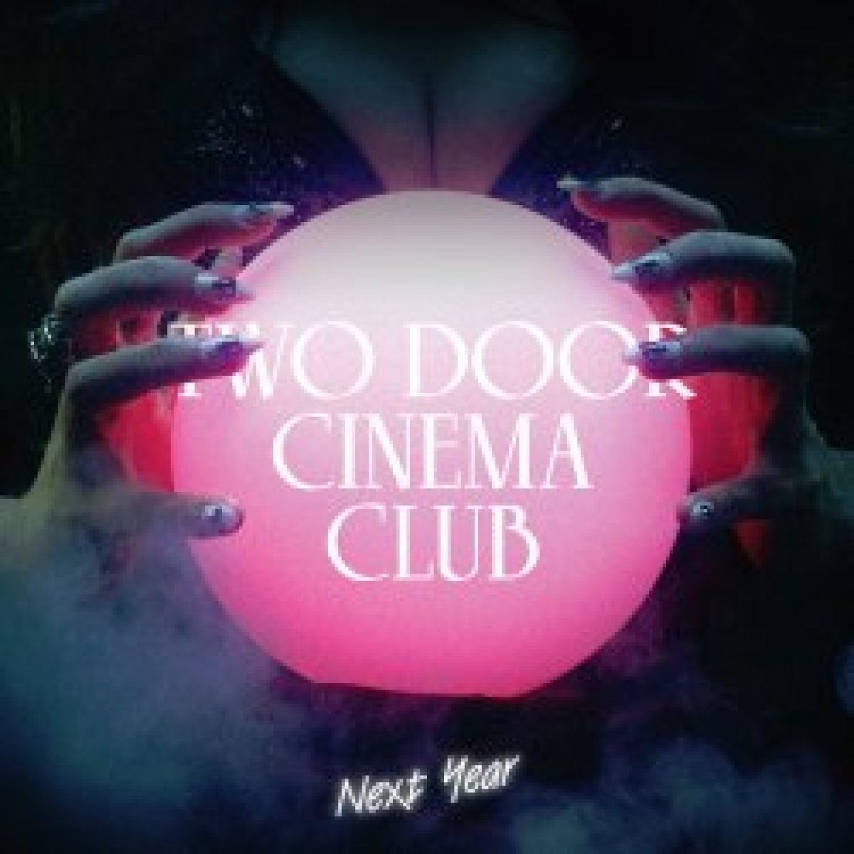 Two Door Cinema Club mit...