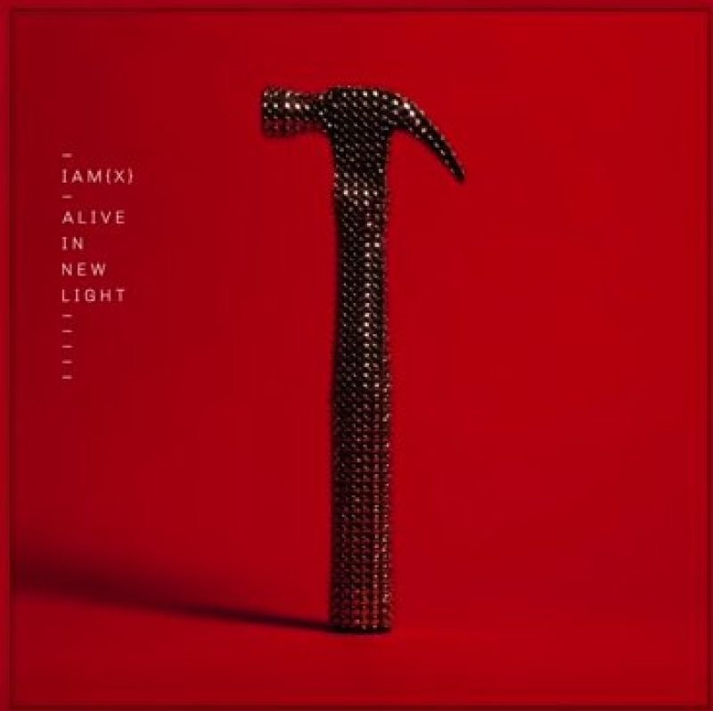 IAMX Song feiert Premiere